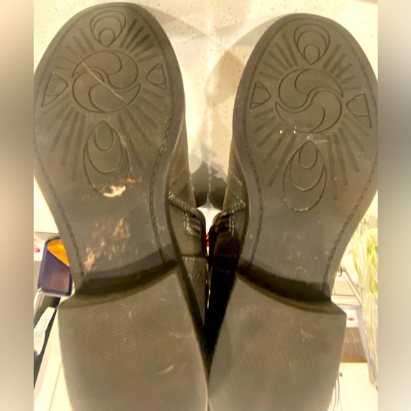 Stylish Gray Women's Boots - Picture 3 of 5